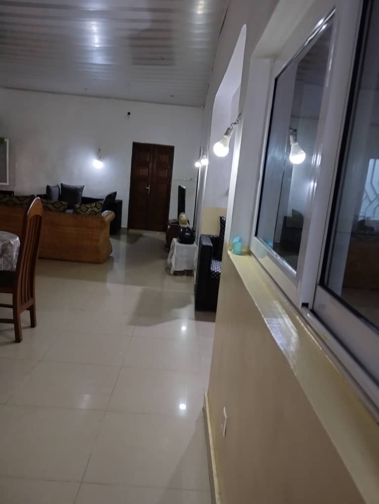 Client Resident A La Nsele - 10